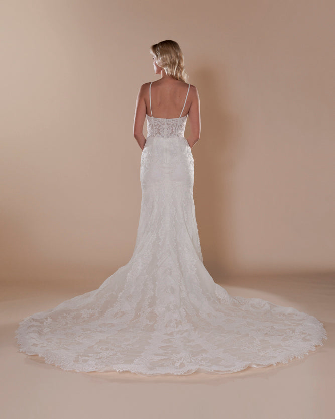 Wedding Gown Fit & Flare Moloty A233