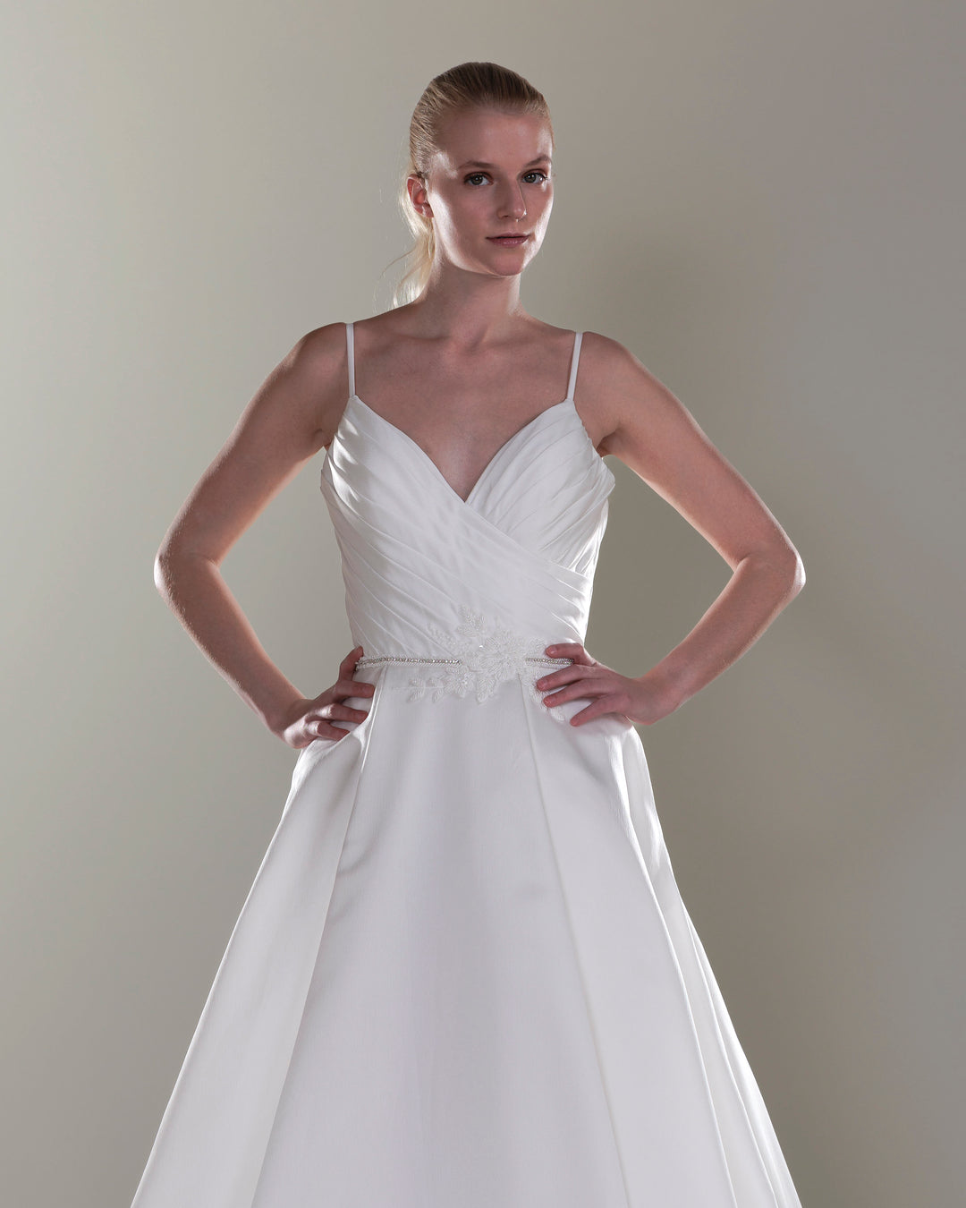 Wedding Gown A-line Moloty 207