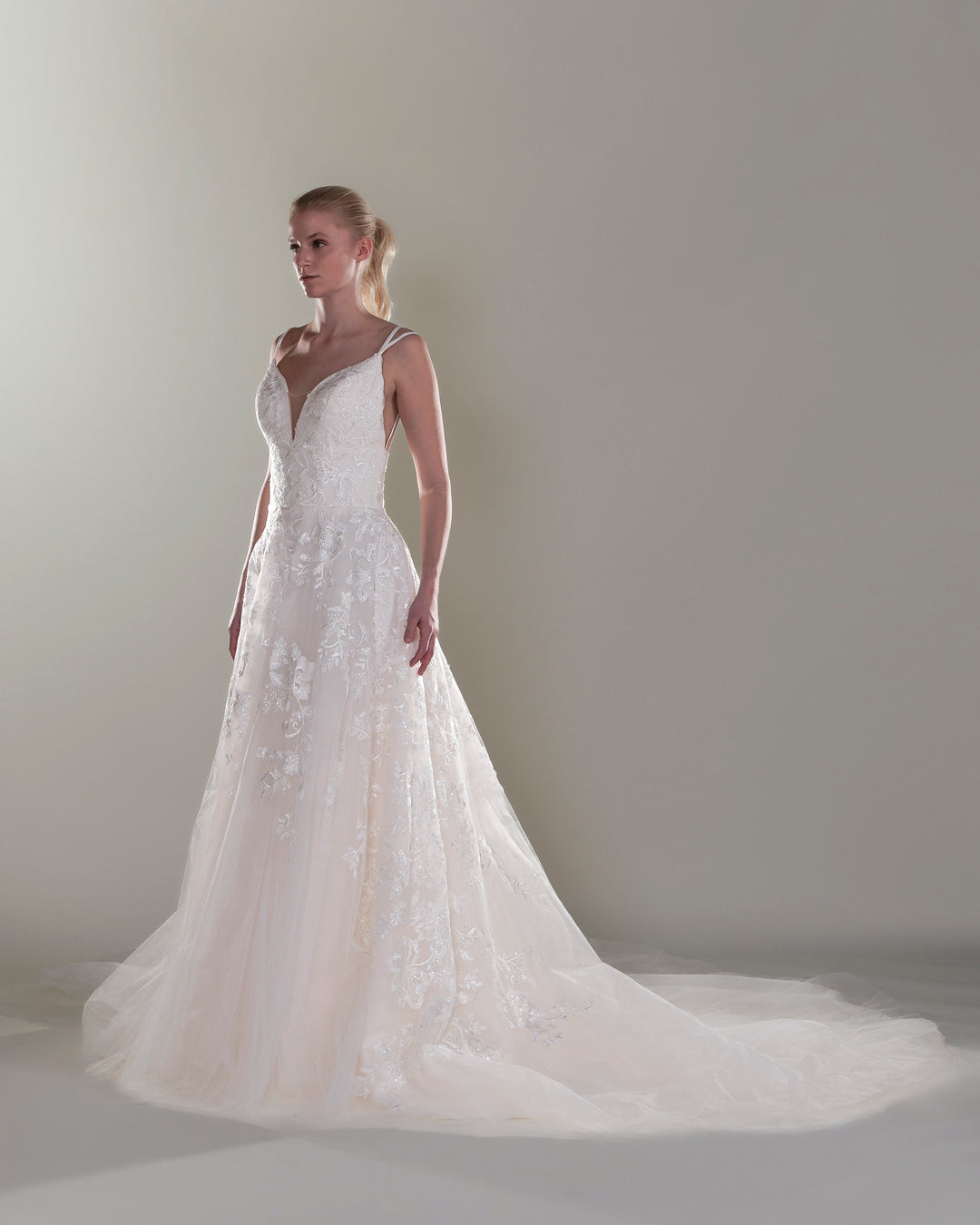 Wedding Gown A-line Moloty A109