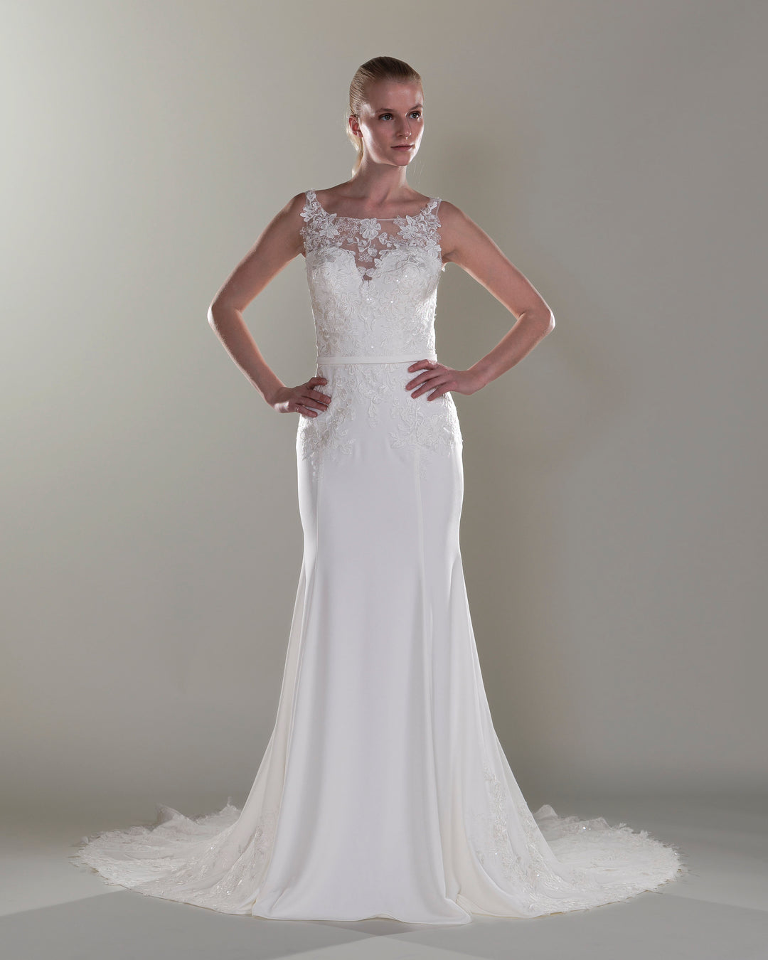 Wedding Gown Fit & Flare Moloty A111