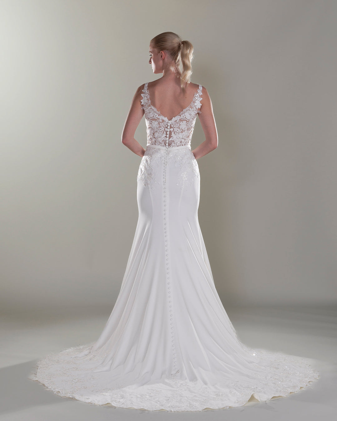 Wedding Gown Fit & Flare Moloty A111