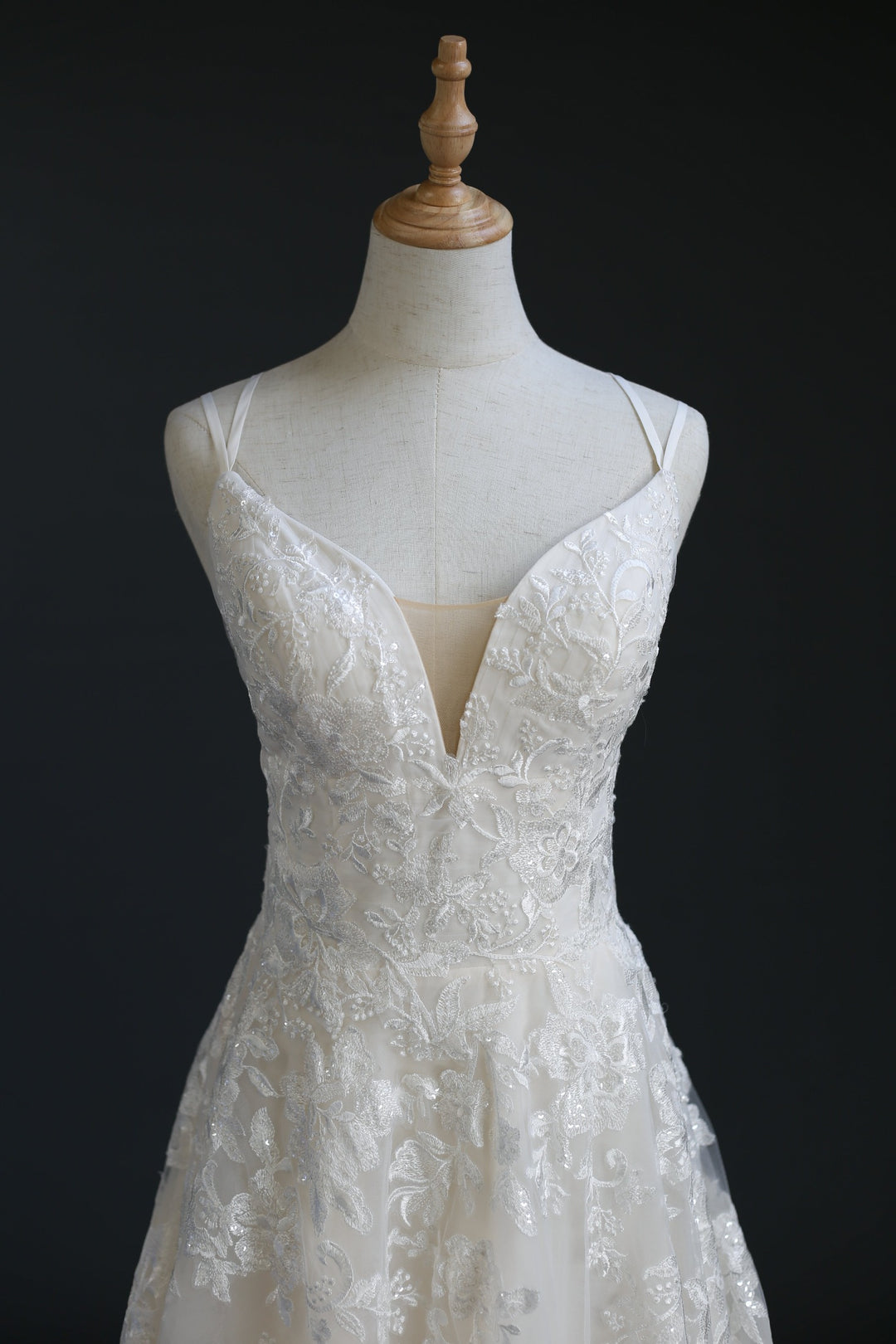 Wedding Gown A-line Moloty A109