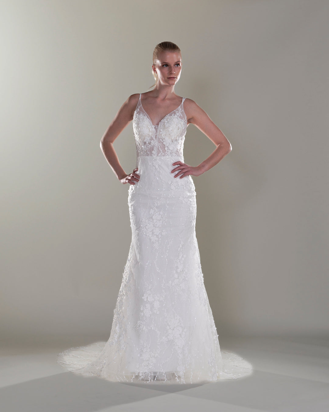 Wedding Gown Fit & Flare Moloty 204