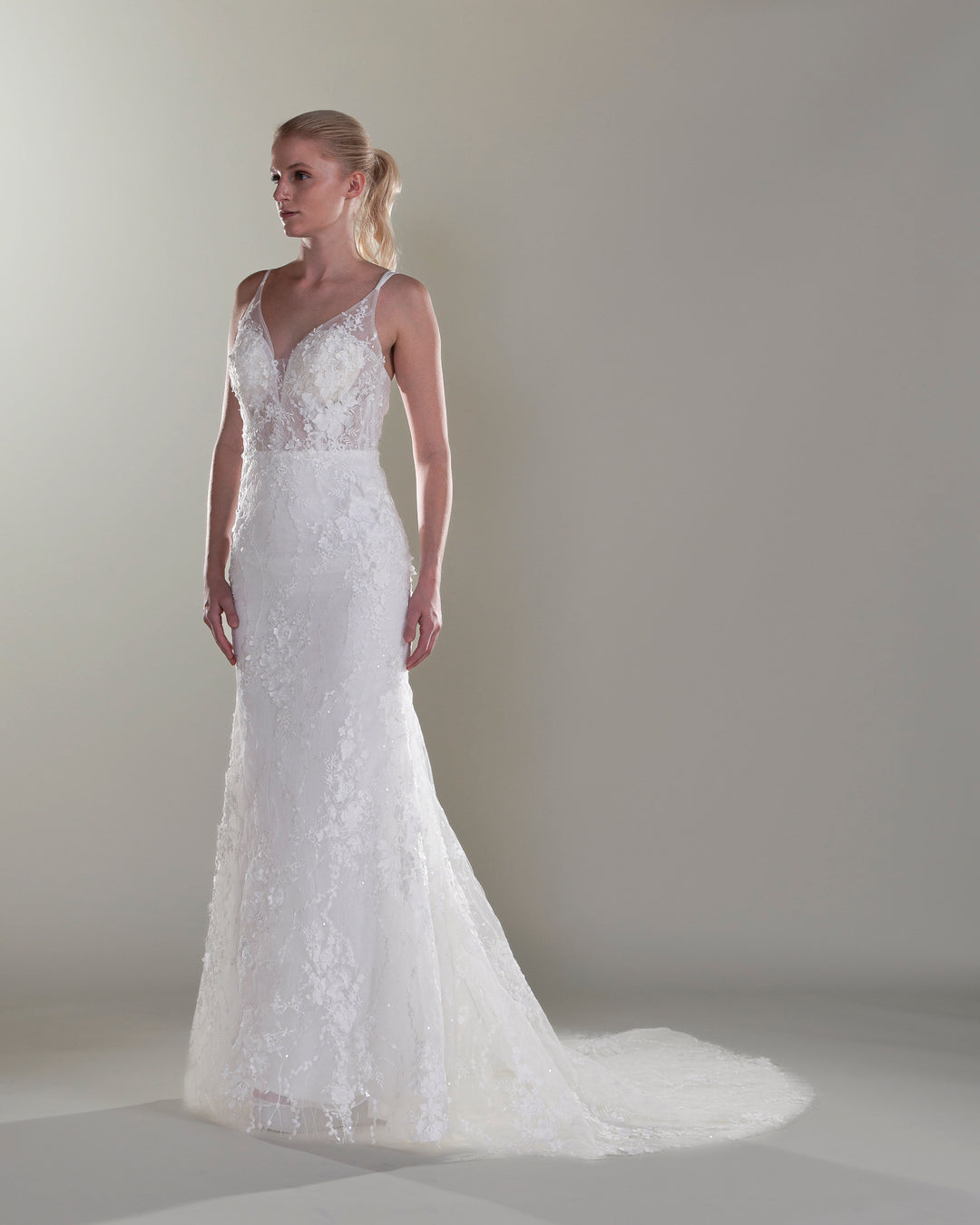 Wedding Gown Fit & Flare Moloty 204