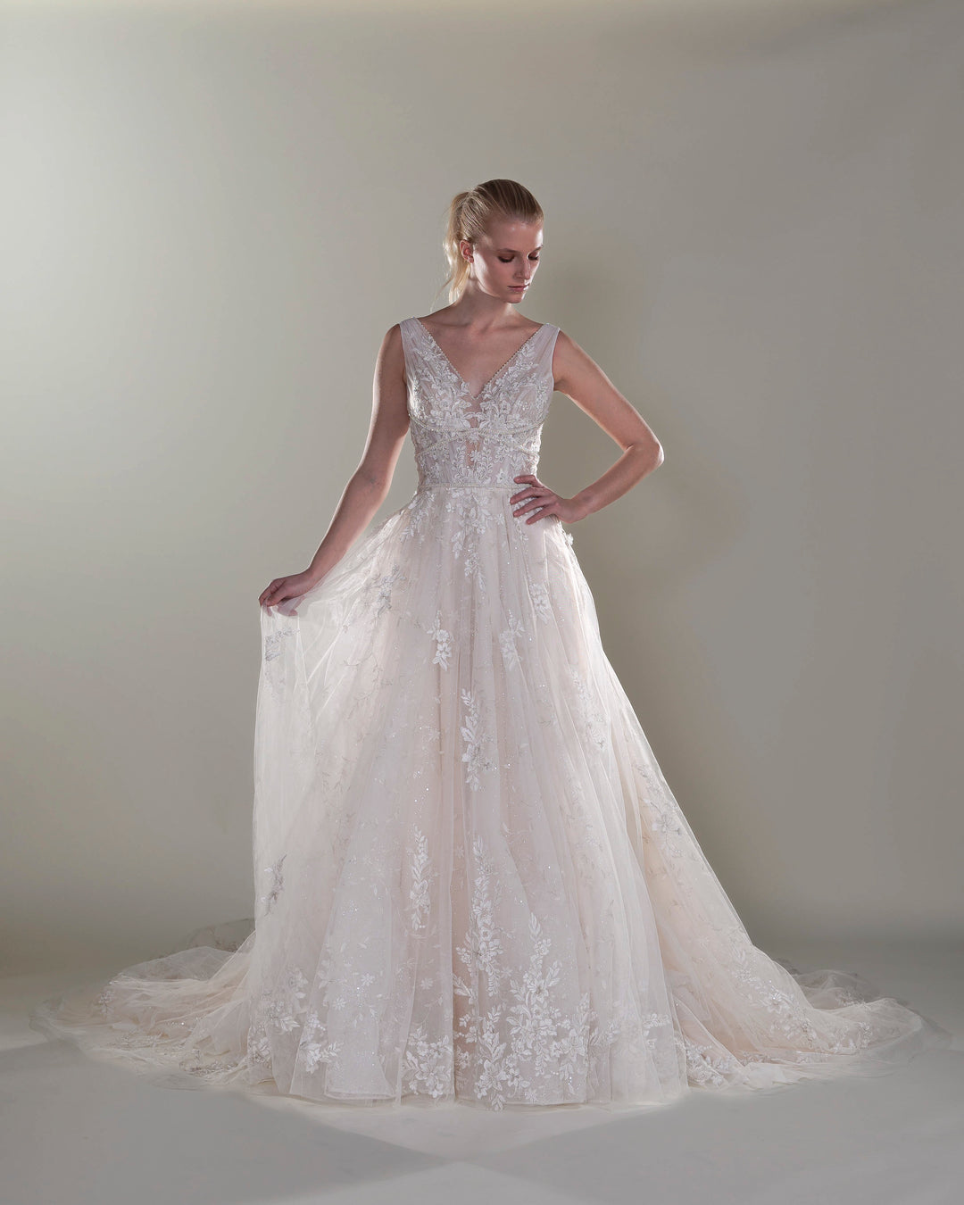 Wedding Gown A-line Moloty A005