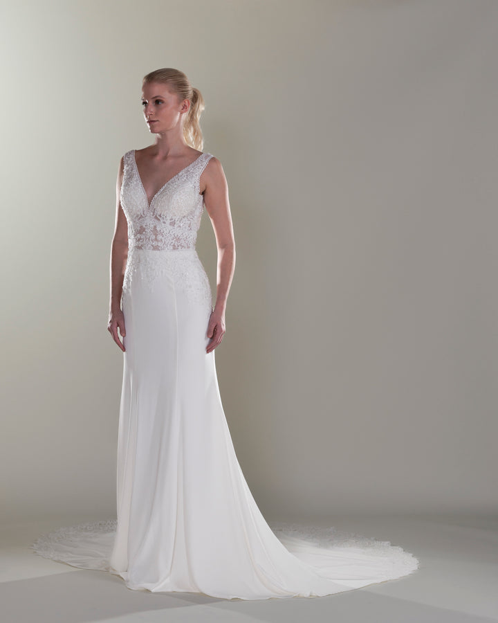 Wedding Gown Fit & Flare Moloty M3186