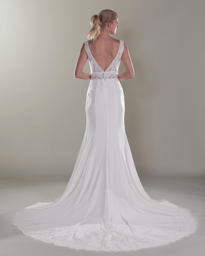 Wedding Gown Fit & Flare Moloty M3186