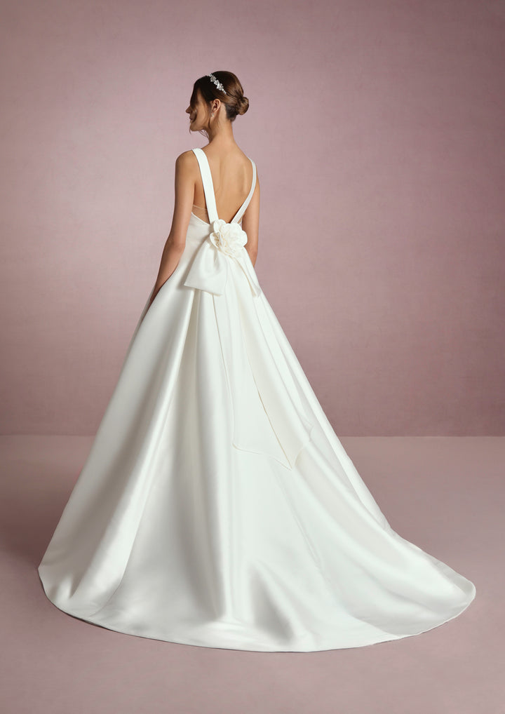 Wedding Gown A-line Pronovias IKEBANA
