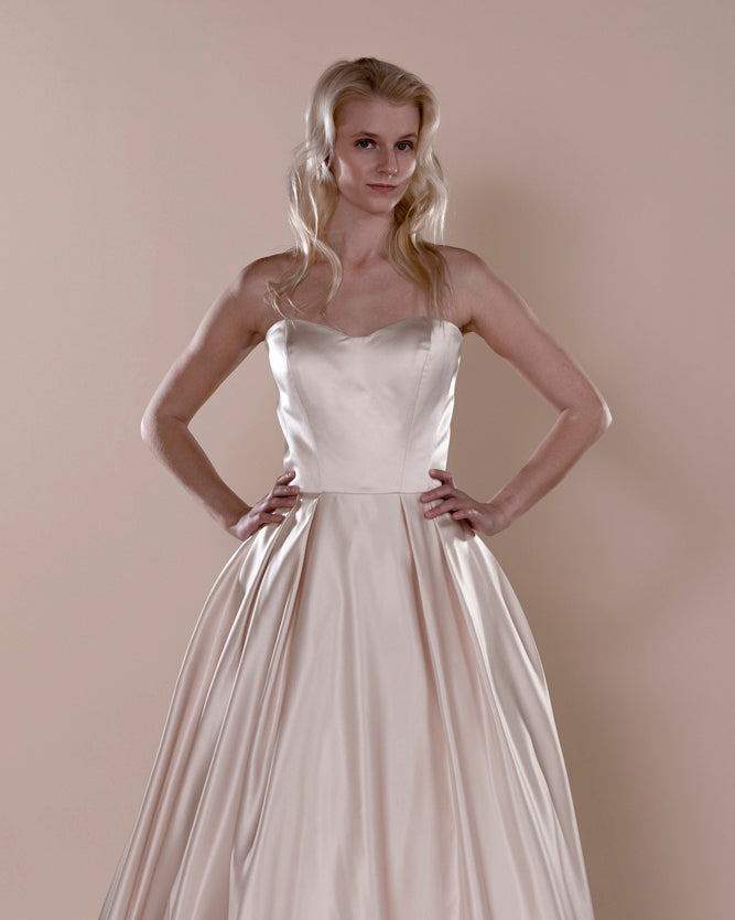 Wedding Gown A-line Ballgown Moloty A250