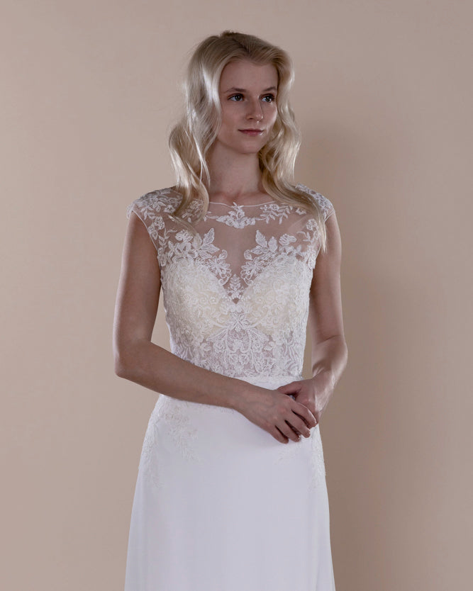 Wedding Gown Fit & Flare Moloty A242