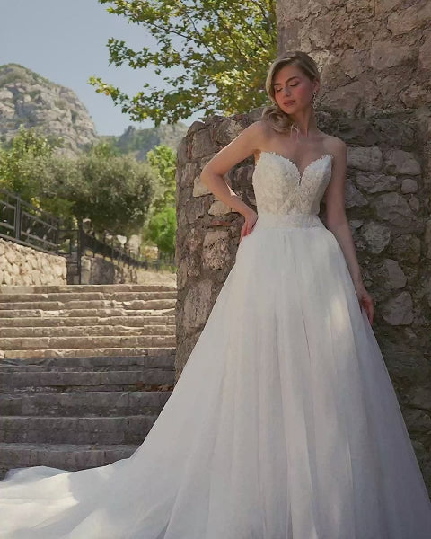 Wedding Gown A-line Calla Blanche Nina LA25119